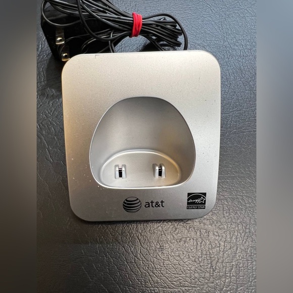 AT&T CL83464 DECT 6.0 Cordless Call ID Announce Phone System w/ 3 Handsets - Picture 11 of 14